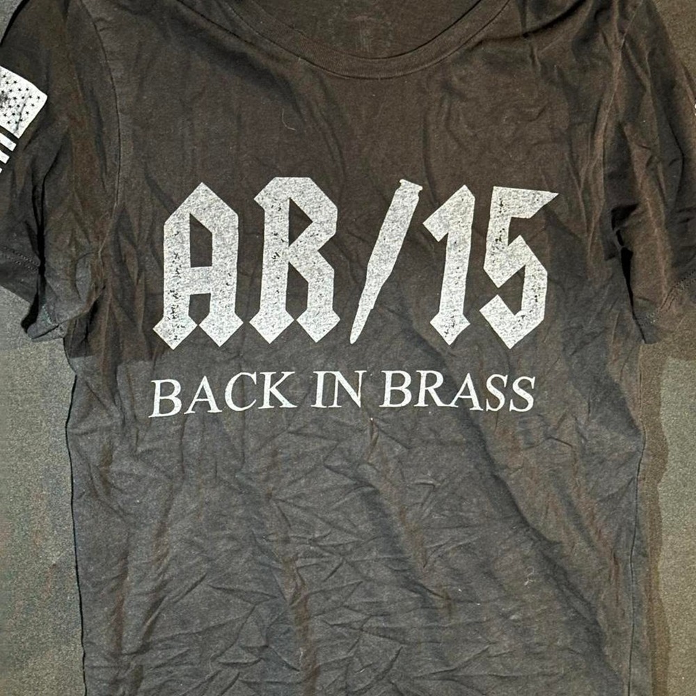 Nine Line Apparel graphic t-shirt AR-15 'Back In Brass' design size M